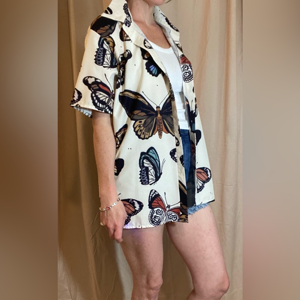Butterfly shirt perfect for concerts